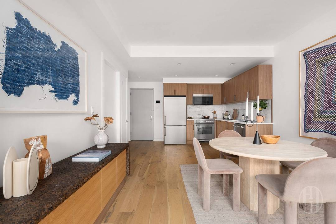 Welcome to residence 1B, where three private outdoor spaces totalling 993 both covered and uncovered with water and electric set you up for year long entertaining.