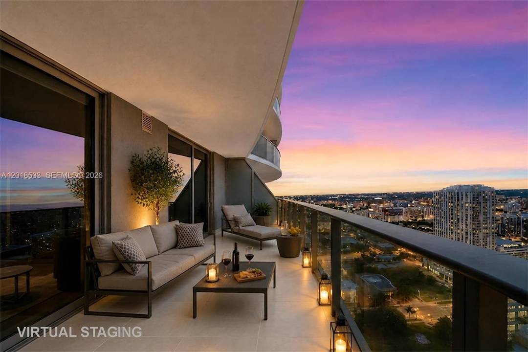 Exceptional high floor 1 bedroom, 1.