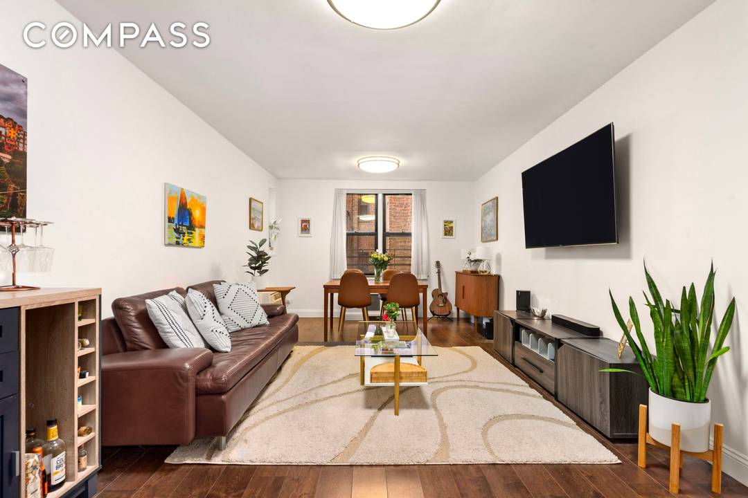 Oversized, Fully Renovated One Bedroom in the Heart of the West Village If you have been waiting for a true move in ready home on one of the West Village ...