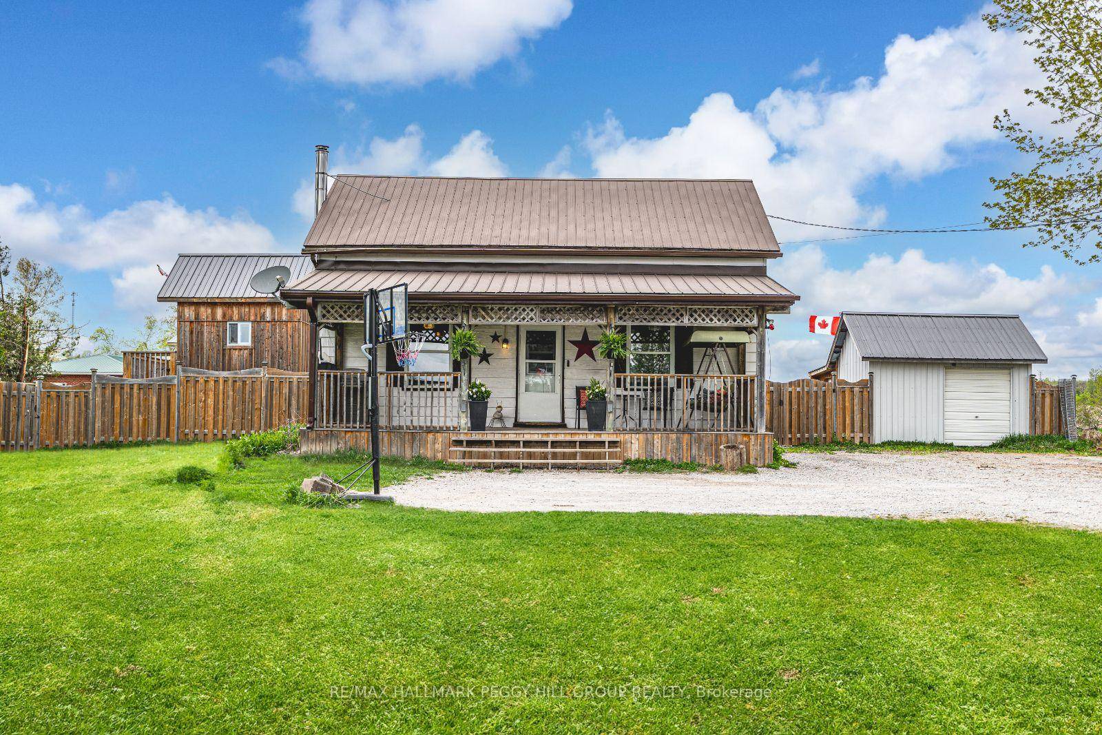 CHARMING COUNTRY HOME ON HALF AN ACRE WITH A STAYCATION WORTHY BACKYARD !