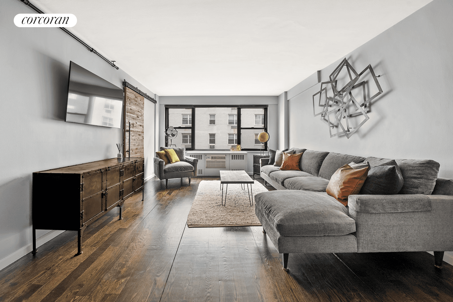 Welcome to your elegant oasis in the heart of Manhattan's Upper East Side !