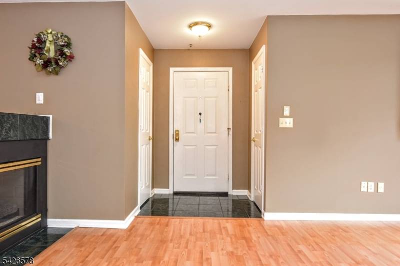 Desirable ranch style condo in Allwood Mews in Clifton NJ offers easy and effortless one floor living less than 20 miles to NY City.