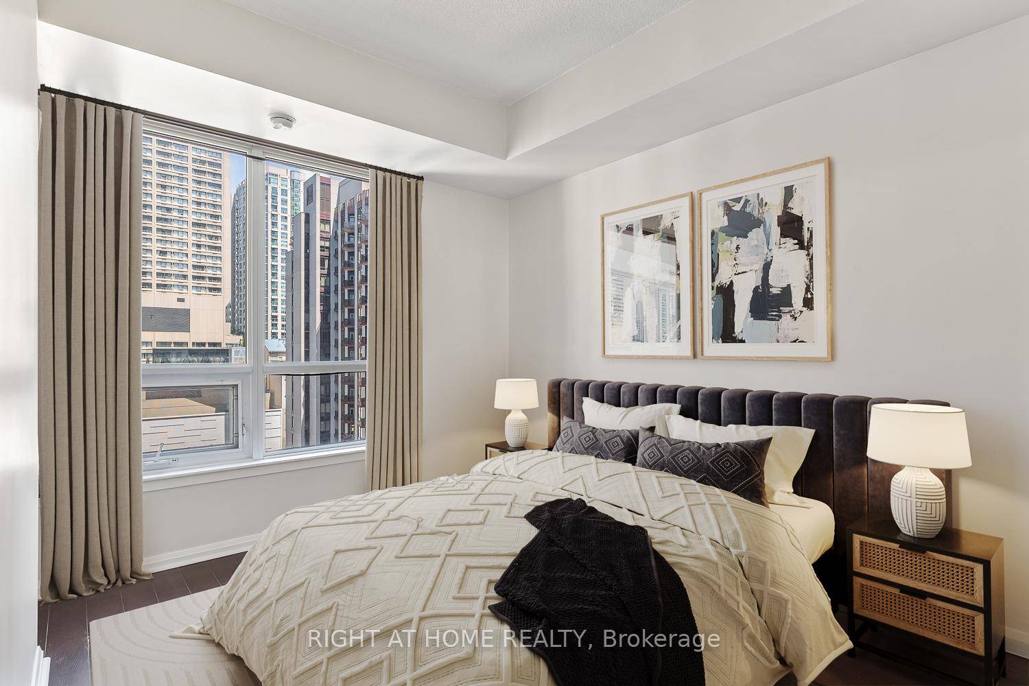 Live in the heart of Toronto at 35 Hayden St.