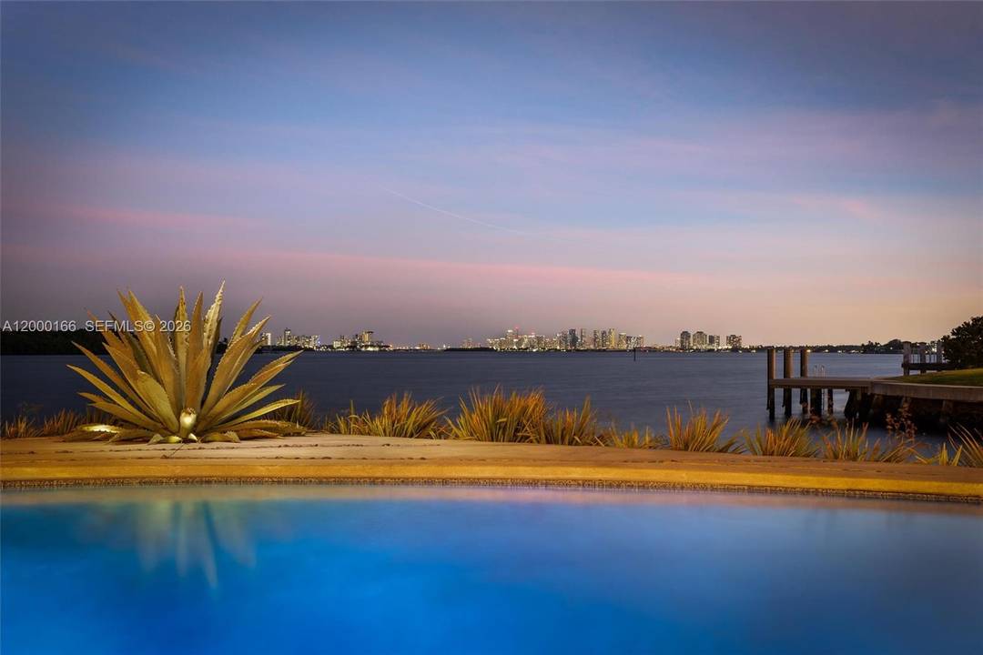 Spectacular bay front estates Experience unparalleled waterfront living in this 5 bedroom, 3600 sq.