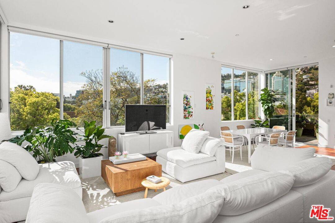 1200  N Sweetzer Ave 3.0 Sunset Strip LA