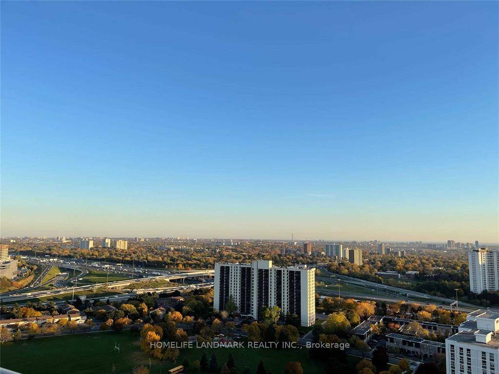 Welcome to the cozy home At The Peak Emerald City In The Prime Fairview Mall Community.