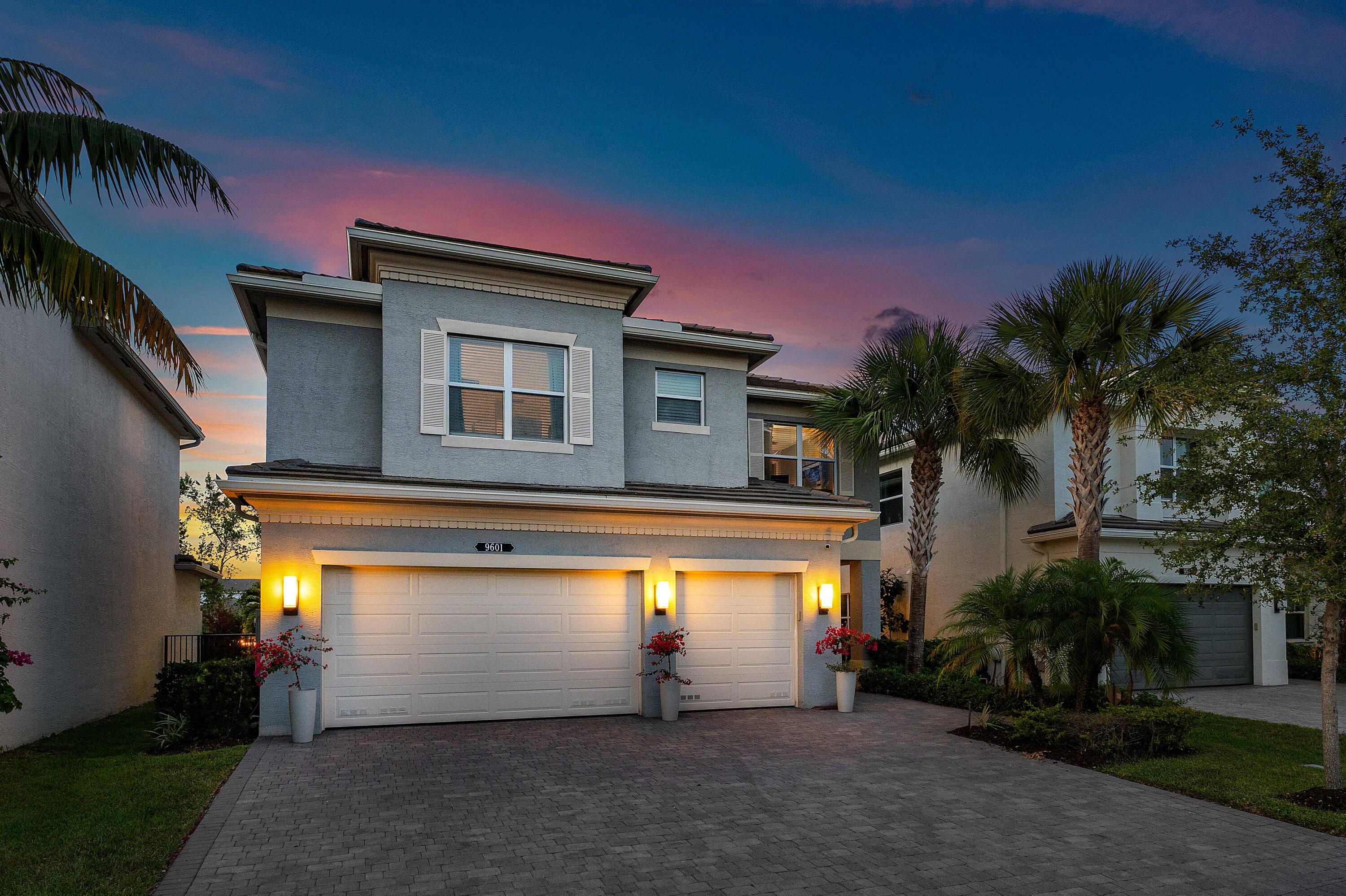 Luxury Lakefront Living in Delray Beach !