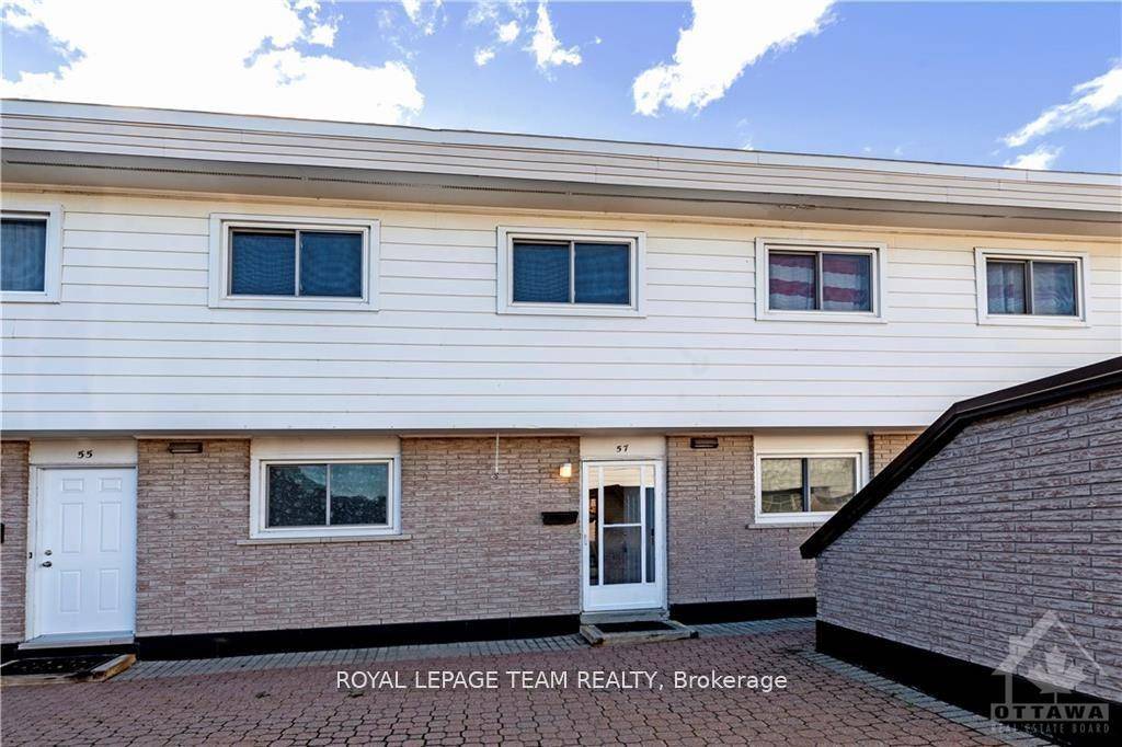 Welcome to 57 Hadley, bright smoke free home is an updated 3 beds 2 baths condo with underground parking.