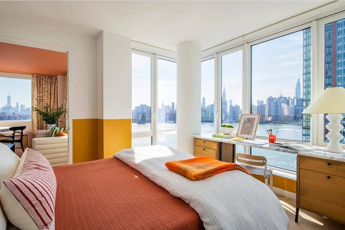 1 MOS FREE ON 1 YR LEASE 4, 428 NET BRAND NEW LUXURY APARTMENT !