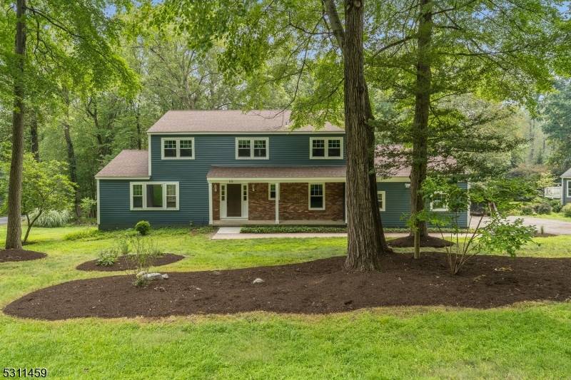 Welcome Home ! ! ! Move in ready.