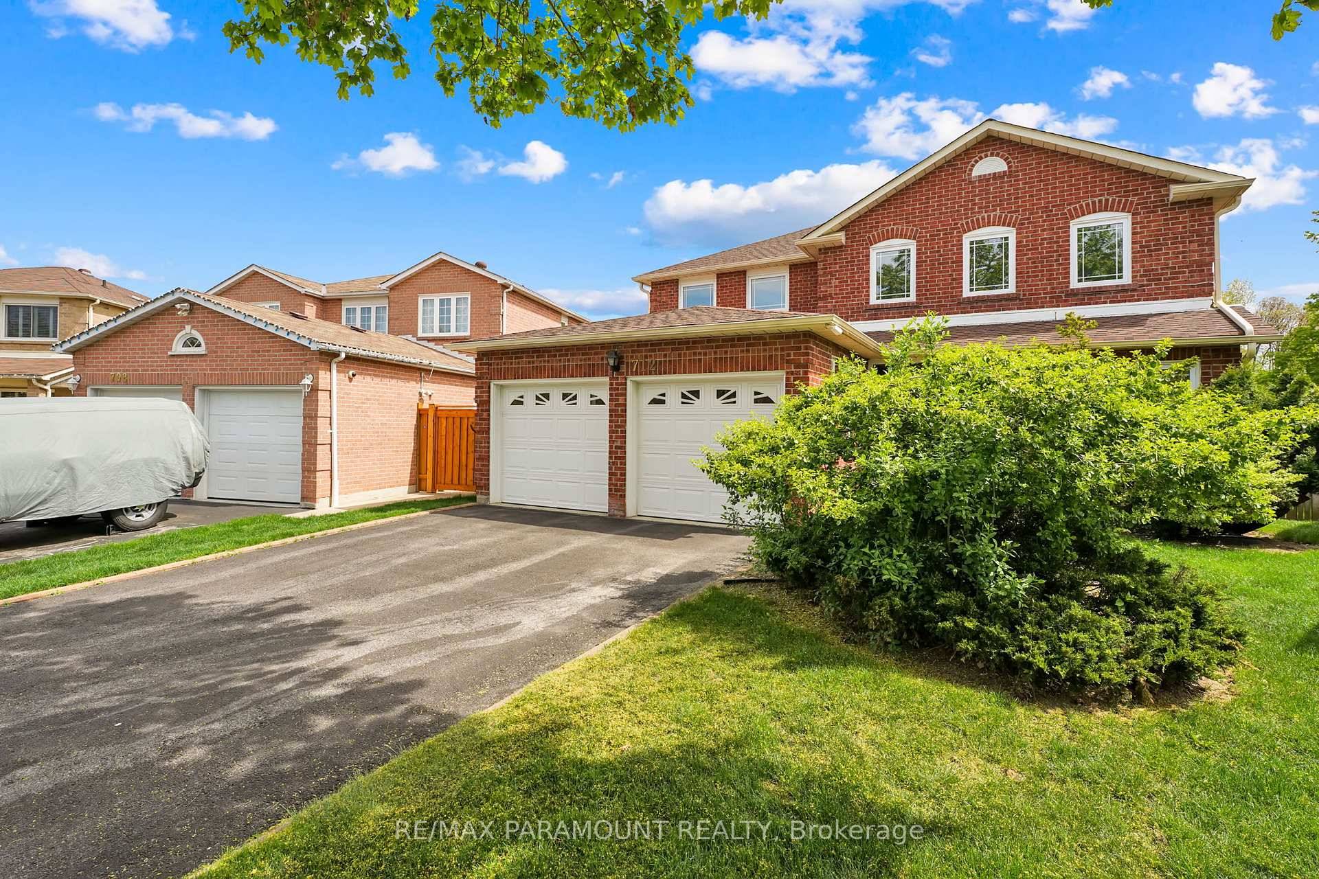 Welcome to your dream home in this highly desirable neighbourhood.