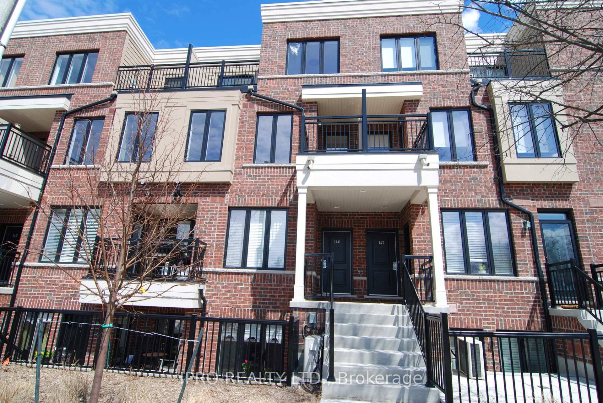 Looking for a modern 2 bedroom 3 washroom condo in Long Branch.