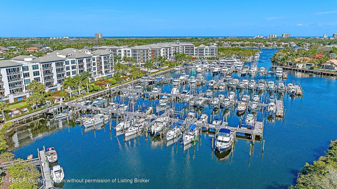 Move in for season ! Live in one of the best boutique buildings with first class concierge services.