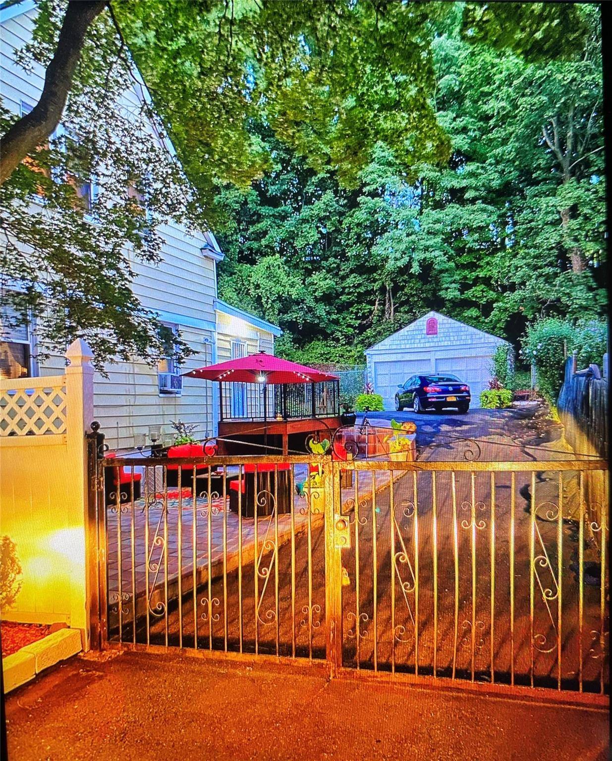 Charming Three Bedroom Colonial in Runyon Estates.