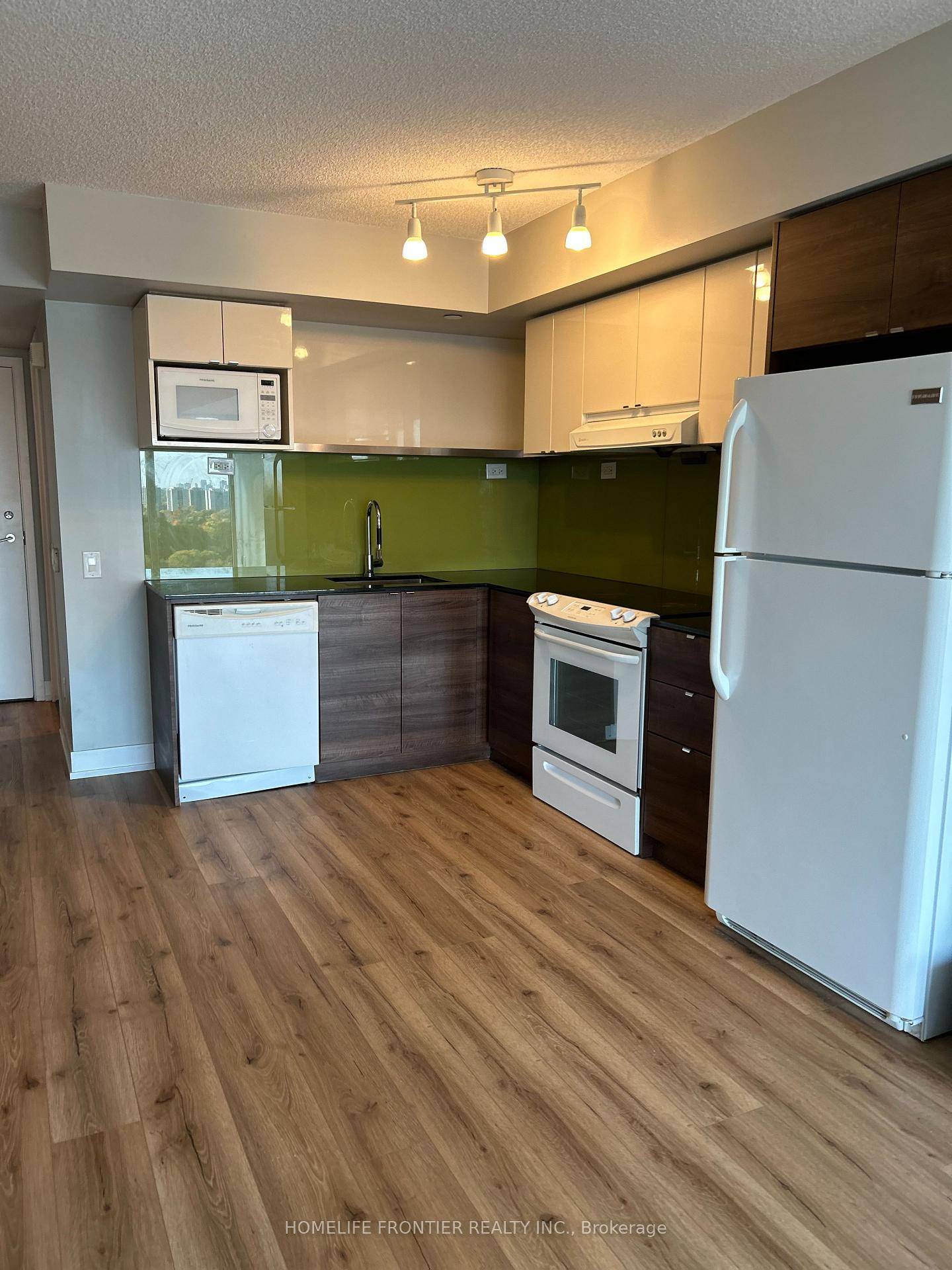 Heart Of North York ! Tango 2 Condo Concord Park Place.