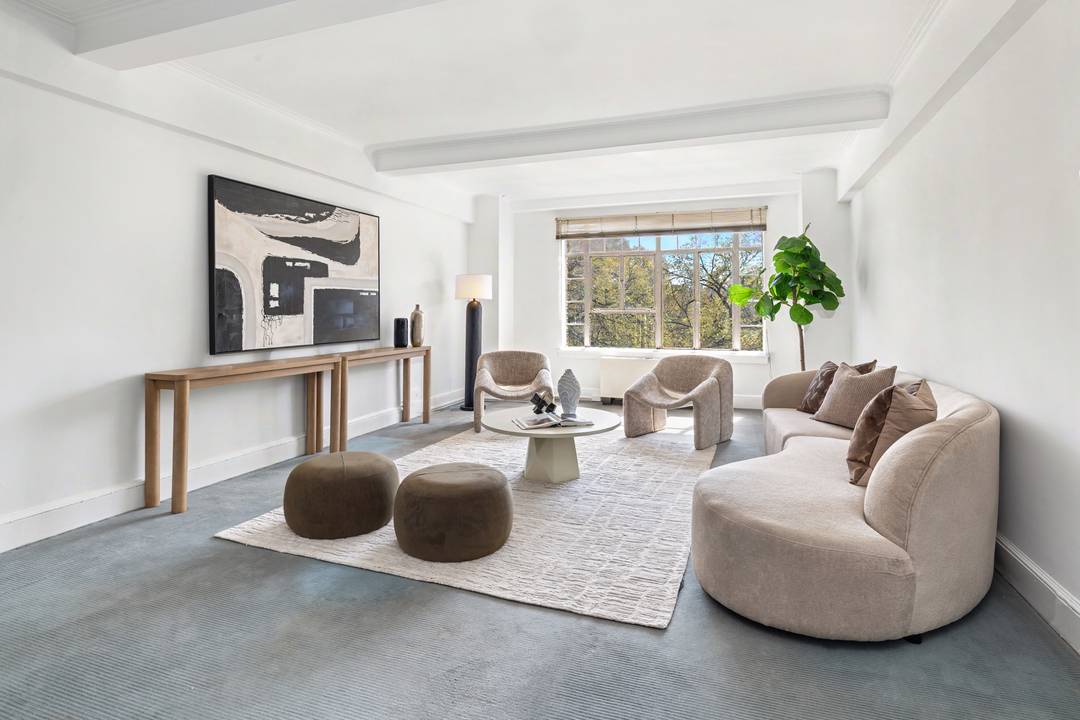 EXCEPTIONAL CLASSIC 6 ON CENTRAL PARK.