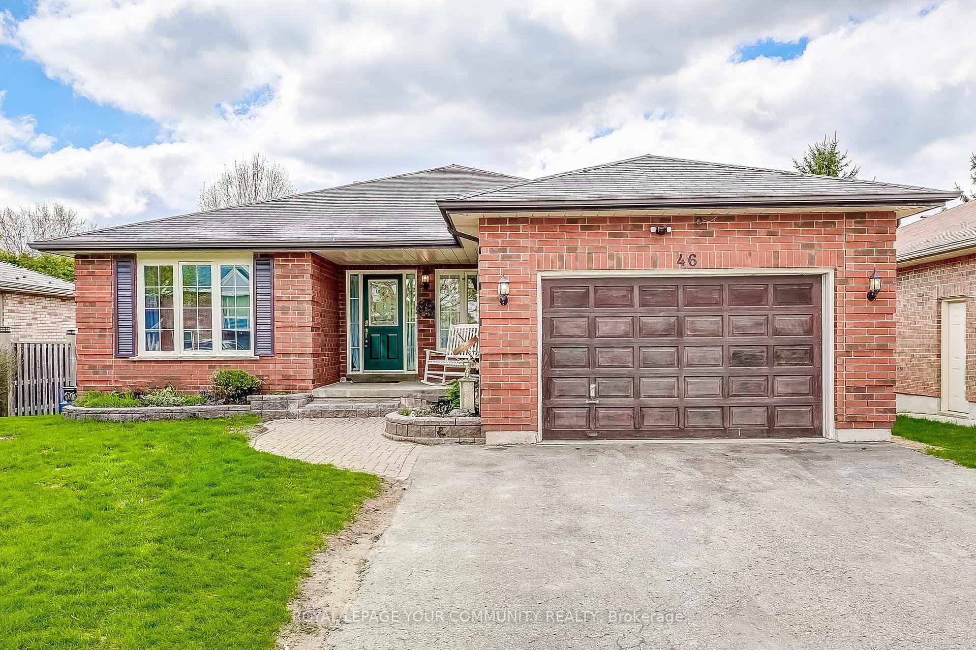 One of the largest bungalows in the area 1521 sq ft as per MPAC 4 1 bedrooms great for empty nesters or family, rough in for Main Floor laundry room ...