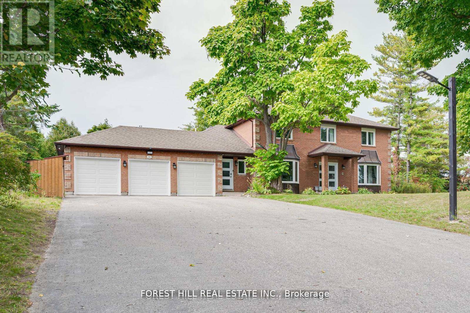 Nestled In An Exclusive Area Of Executive Homes, This Stunning 4 3 Bedroom, 6 Washrooms Residence Sits On A Premium 1 Acre Lot, Offering Both Privacy And Spectacular Views.
