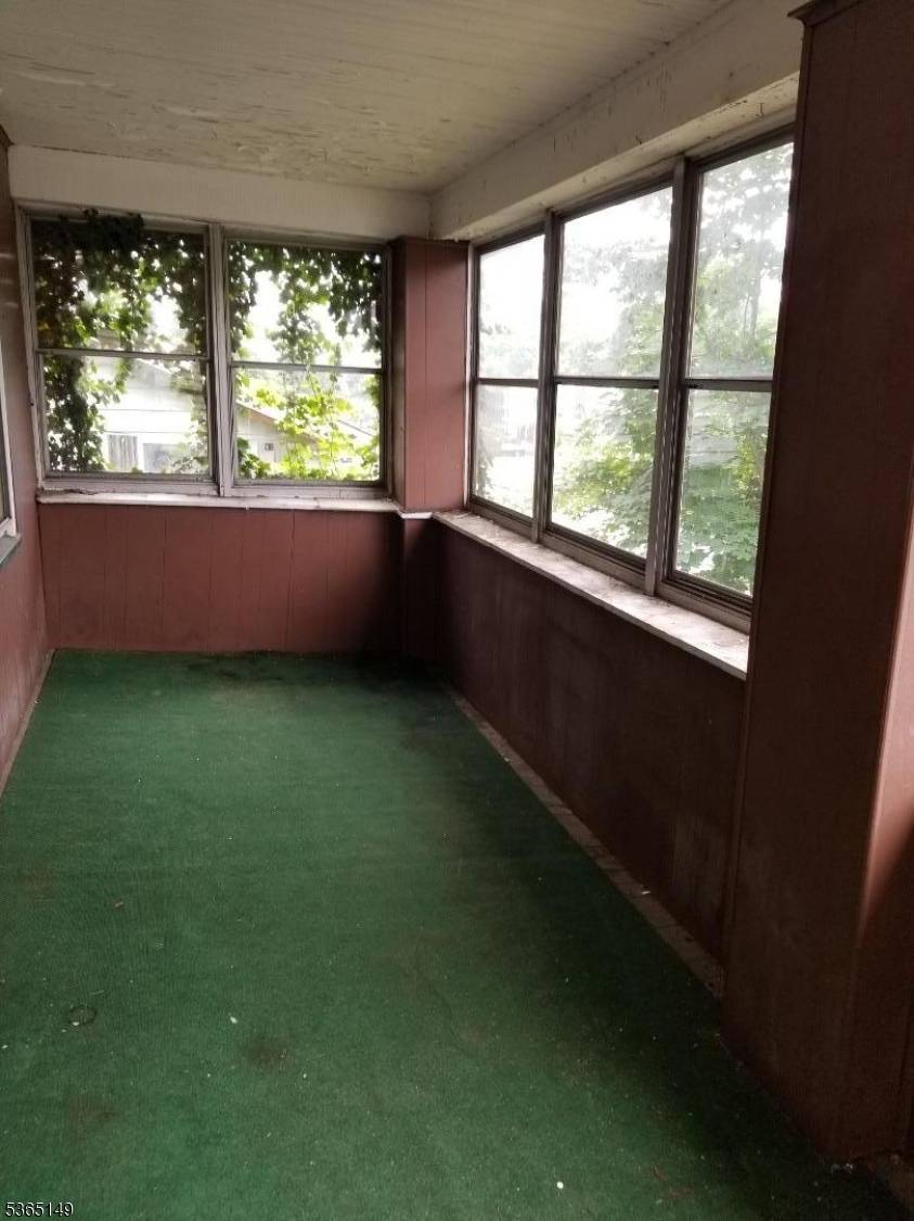Unlock the potential of this charming 1920s style Cape Cod home in the sought after section of Brookdale, Bloomfield.