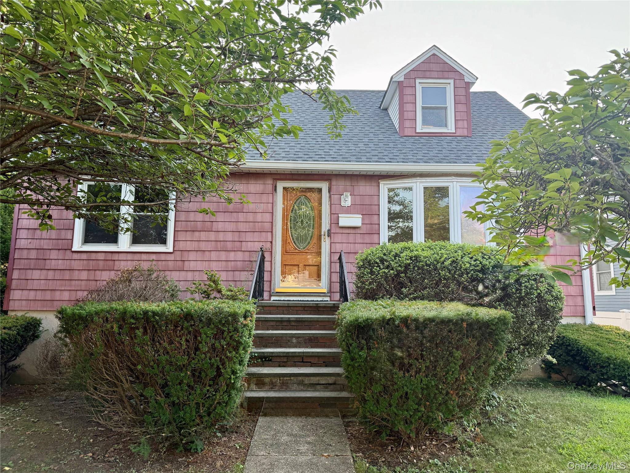 Charming and well kept 4 bedroom, 2 bath whole house rental.