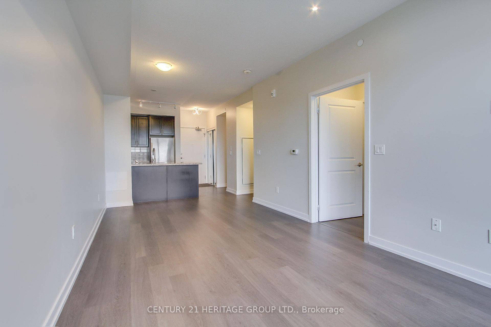 Beautiful 1 1 Bedroom, 2 Bath Unit In A Fantastic Arbors By Brookfield Condominiums.