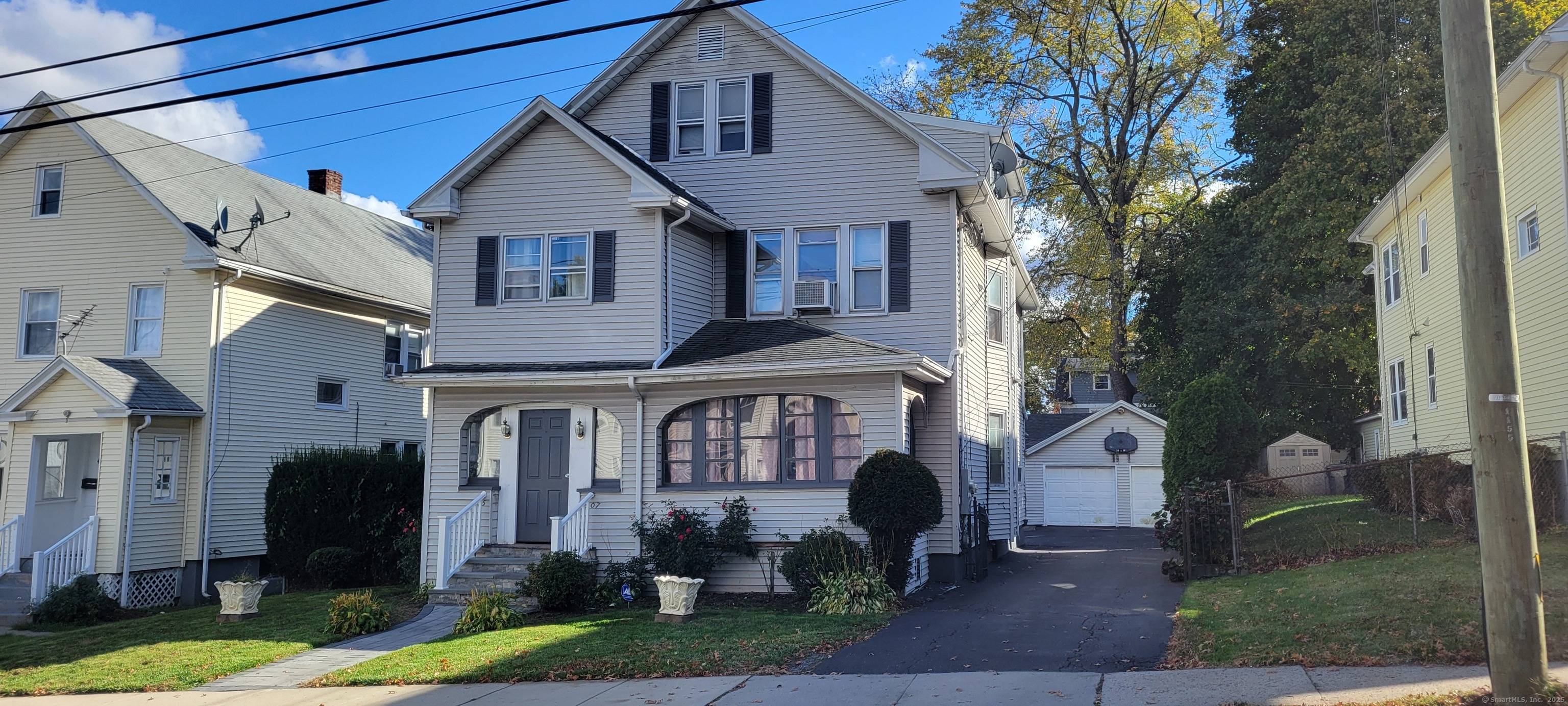 Welcome to 405 407 W. Preston St, Hartford, CT two family home nestled in the heart of Hartford.