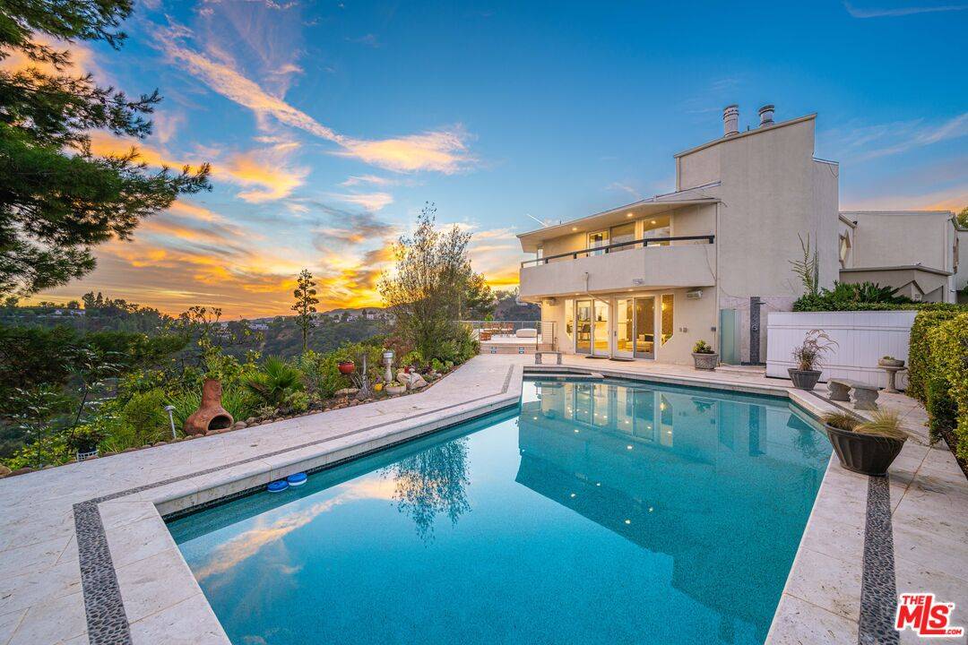 1121   Roberto Ln 6.0 Bel Air LA