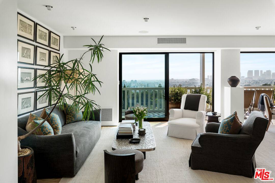 999 N Doheny Dr 1.0 Sunset Strip LA