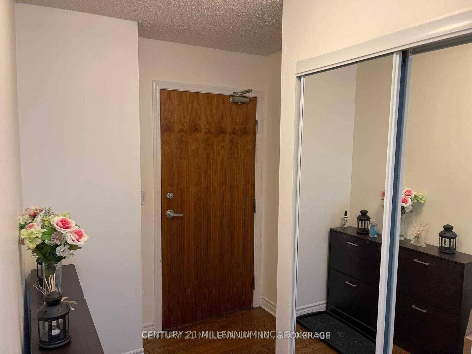 Spacious corner unit with approx.