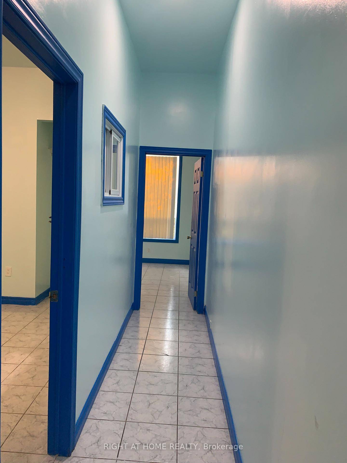 Renovated 2 Bedroom amp ; 1 bathroom Unit on 2nd Floor Spacious with 10 Ft Ceilings !
