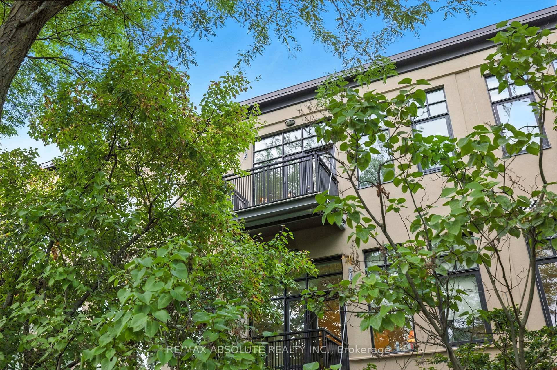 Sophisticated one bedroom penthouse loft in an iconic Ottawa schoolhouse conversion !