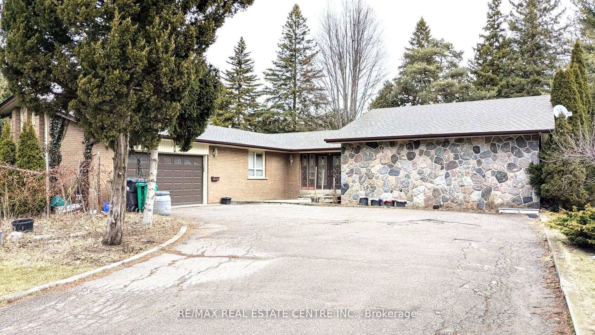 Spacious Bungalow on an oversized lot in prime neighborhood !