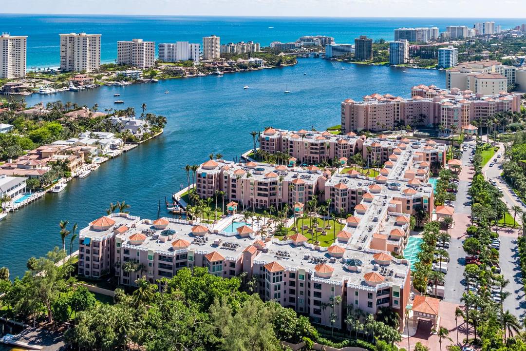 Reside within the prestigious enclave of The Boca Raton, an exclusive haven boasting a constellation of newly renovated 5 star amenities, access to a private expanse of pristine beach, unparalleled ...