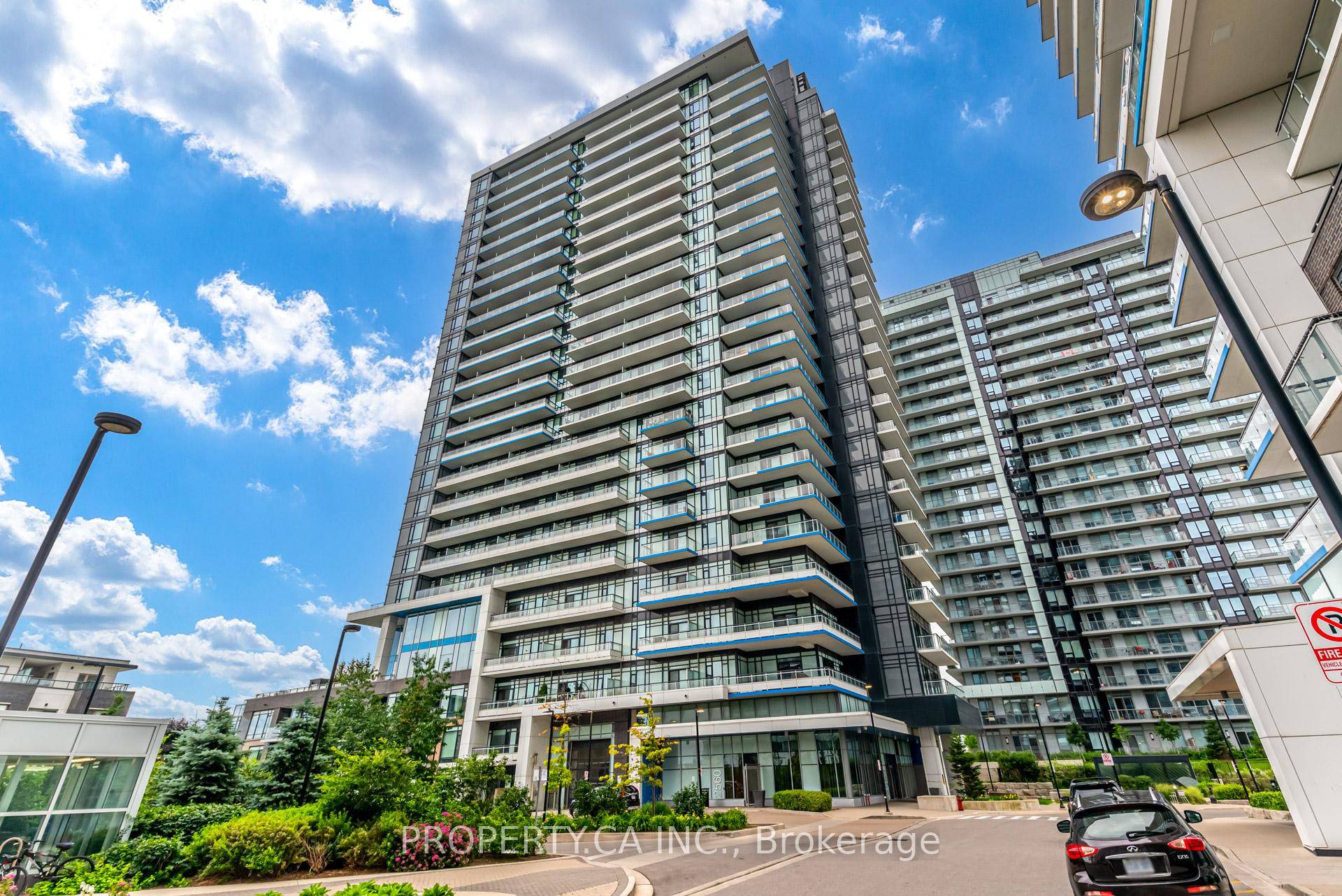 Rare Daniels Erin Mills Penthouse Unit !