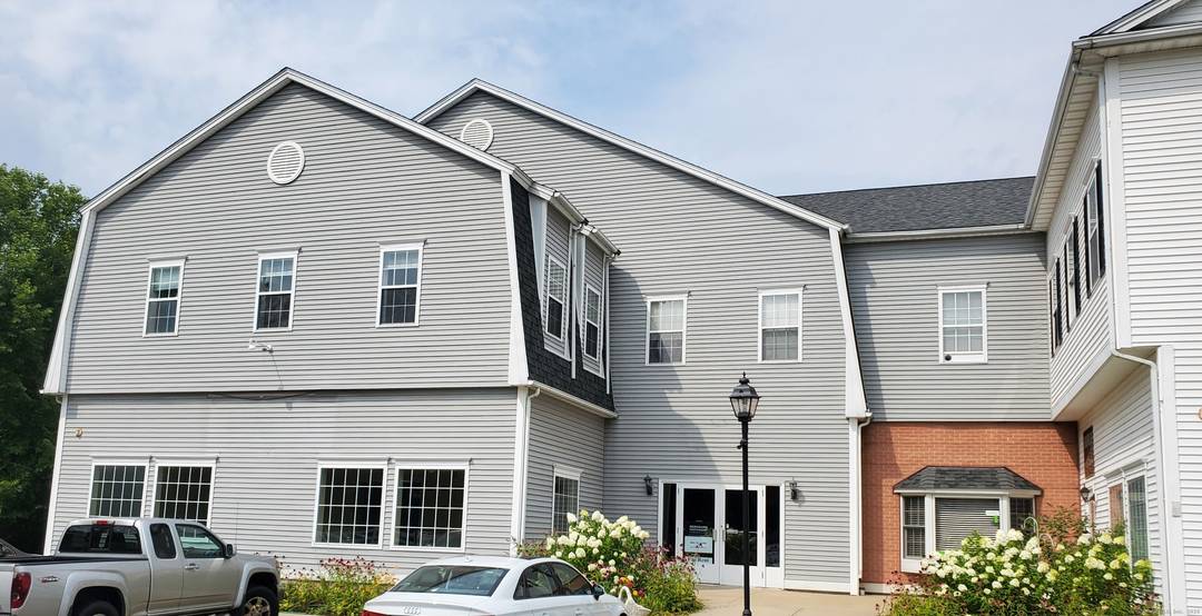 Versatile Commercial Space for Lease 350 Main Street, Durham, CT Located in the heart of Durham Center, this flexible commercial space offers 5, 000 sq ft with 2 bathrooms at ...