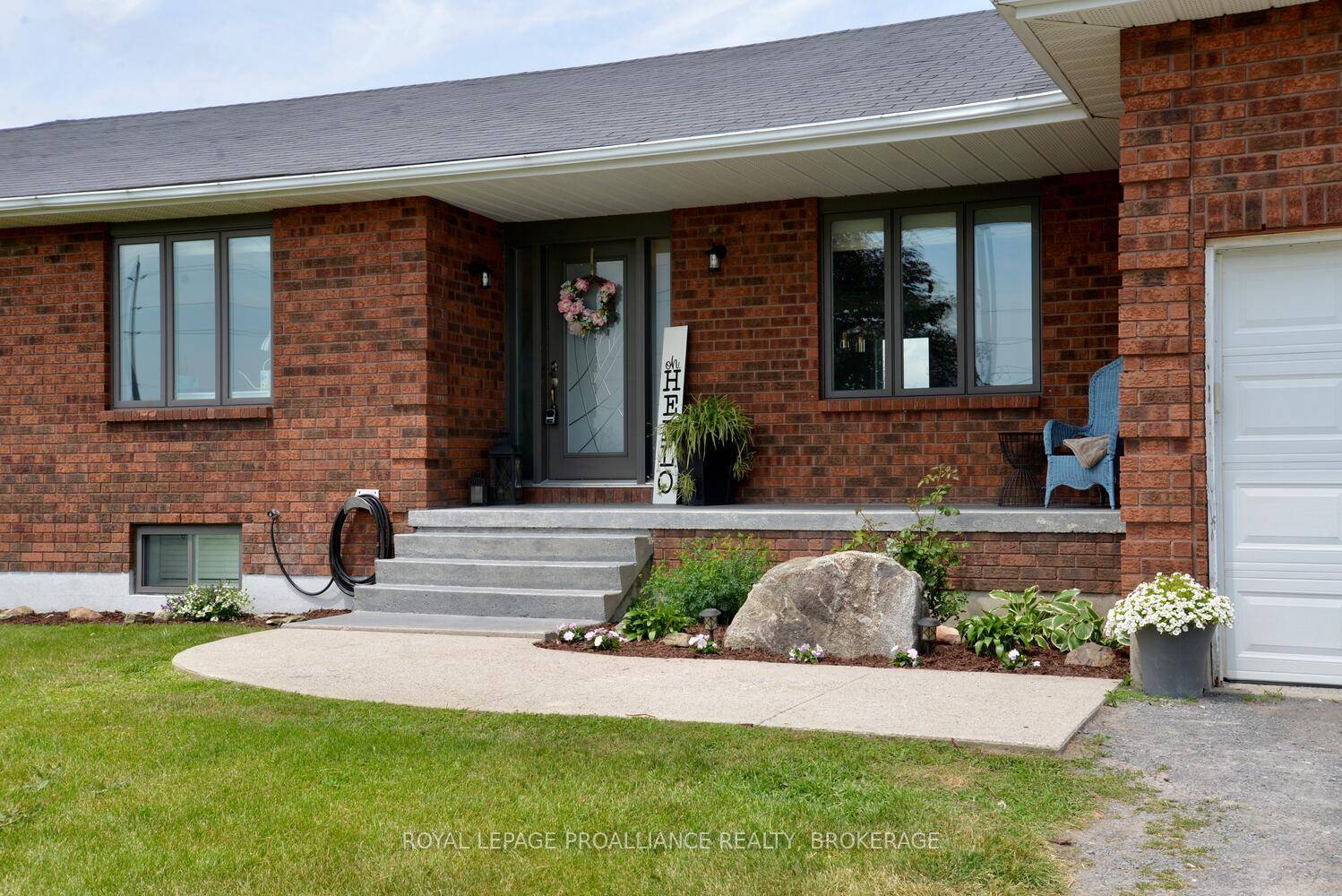 Charming Renovated All Brick Bungalow on 4.