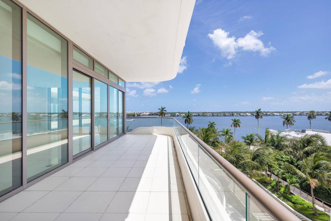 Residence 504 at La Clara presents an exceptional opportunity to own in one of West Palm Beach's most sought after waterfront buildings.