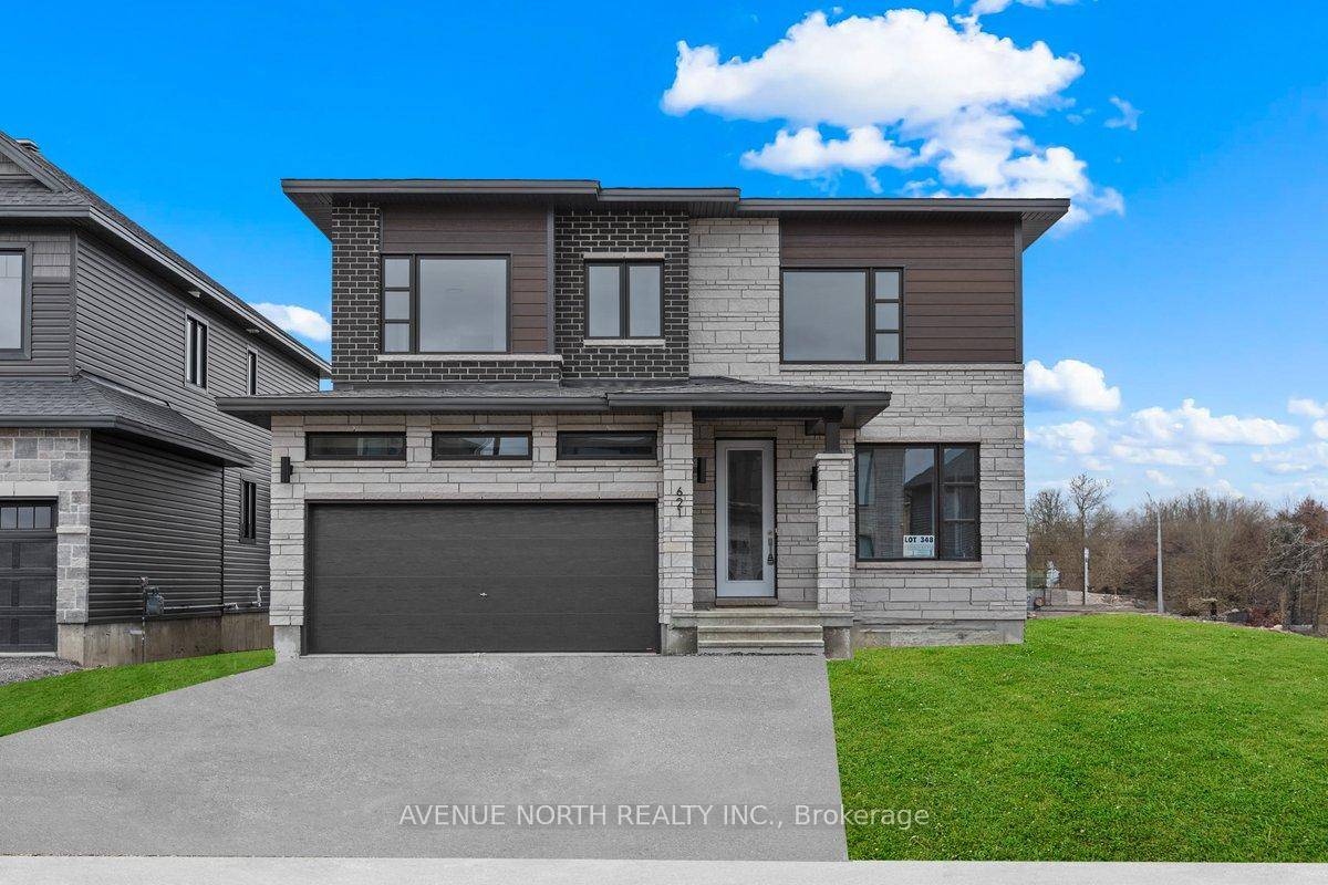 Modern 4 Bedroom 3 Bathroom Double Car garage Detached Home with 2834 Above Ground Living Space in Desirable Community of Findlay Creek Close to Public Transit, Groceries, Schools amp ; ...
