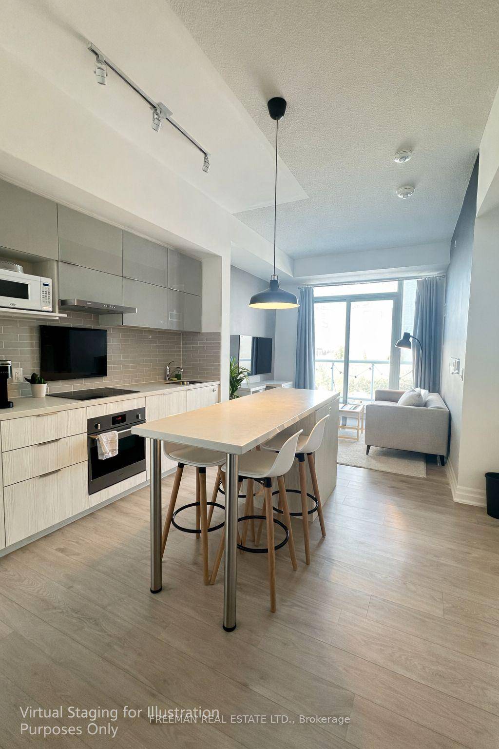 Bright, well maintained top floor 2 Bed 2 Bath condo in a quiet Markham neighbourhood.