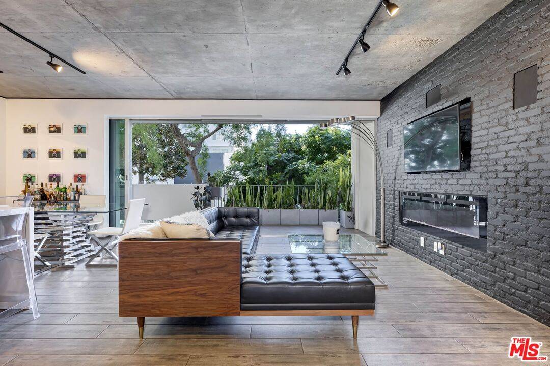818 N Doheny Dr 2BR Sunset Strip La