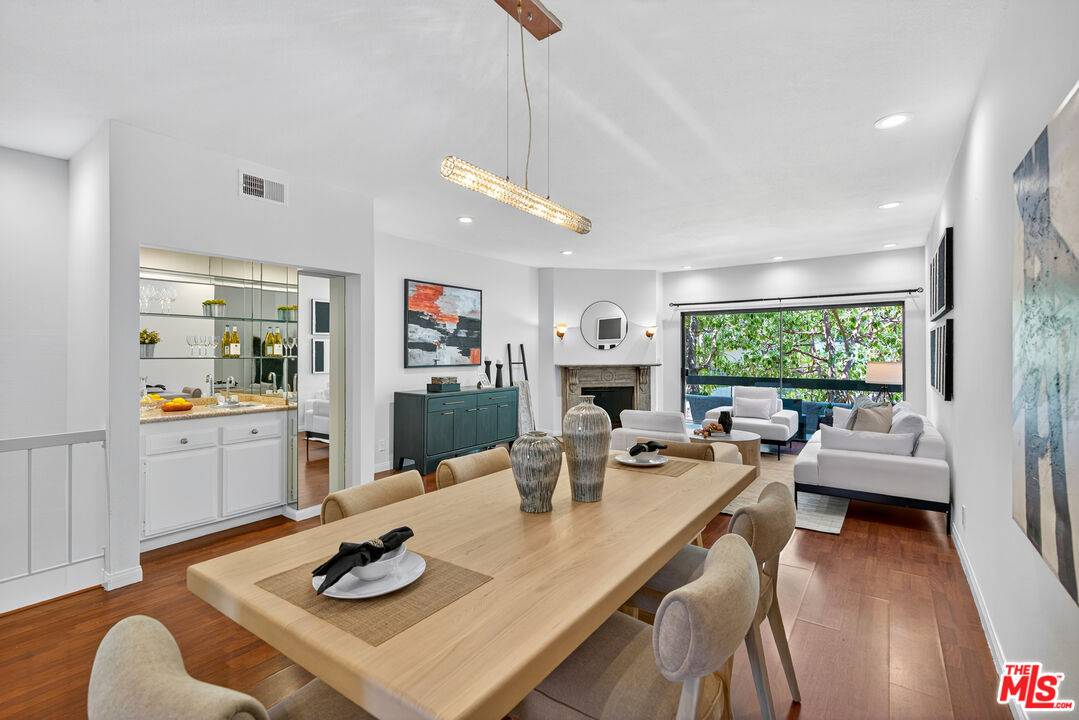 1920   Pandora Ave 2BR Beverlywood La