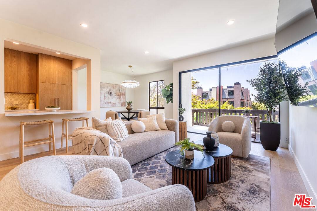 2324 S Beverly Glen Blvd 2BR La