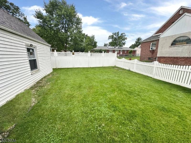 Turnkey Investment Opportunity Leased Cape Cod Home Calling all investors !