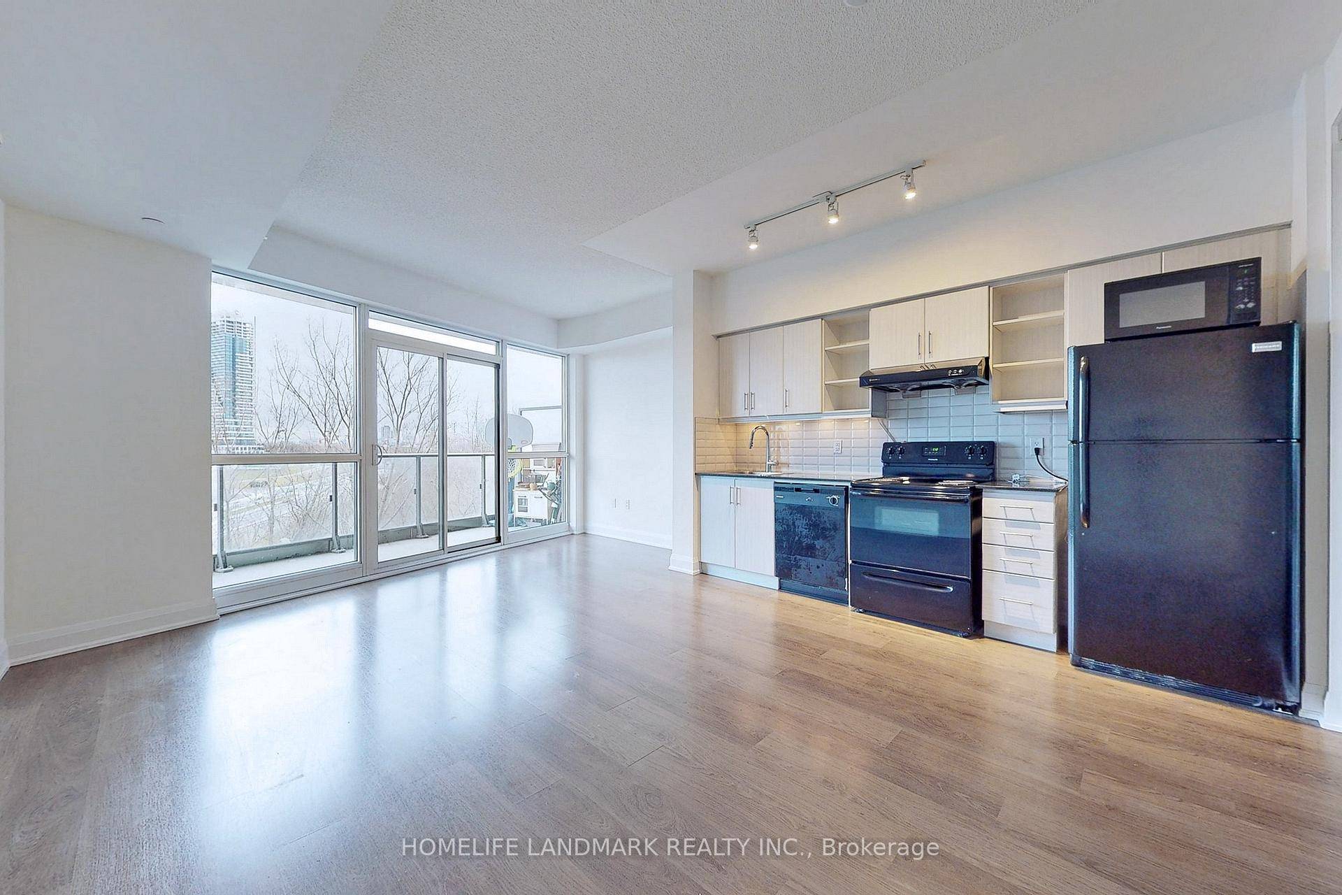 Aspen Ridge Built Scenic Phase 3 Condo, Bright amp ; Spacious, 1 Bedroom Unit With Clean Ravine View.