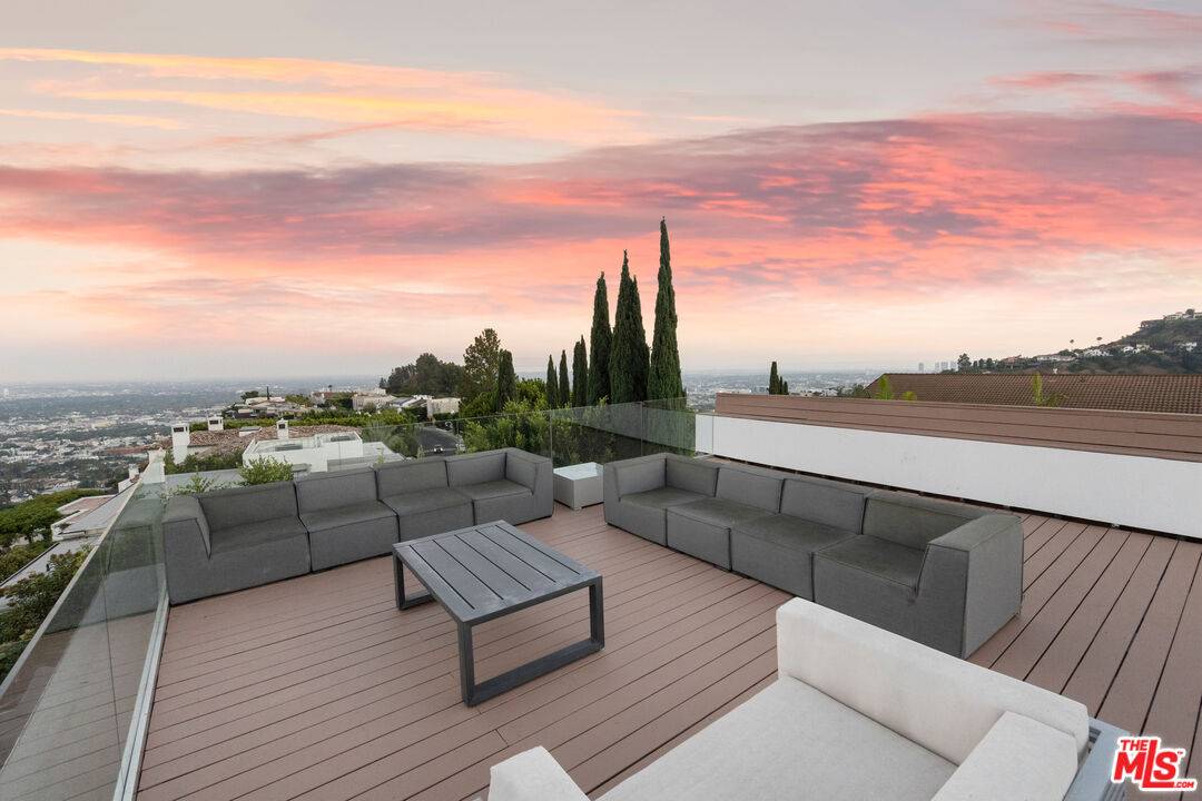 2110   Hercules Dr 5.0 Hollywood Hills East LA