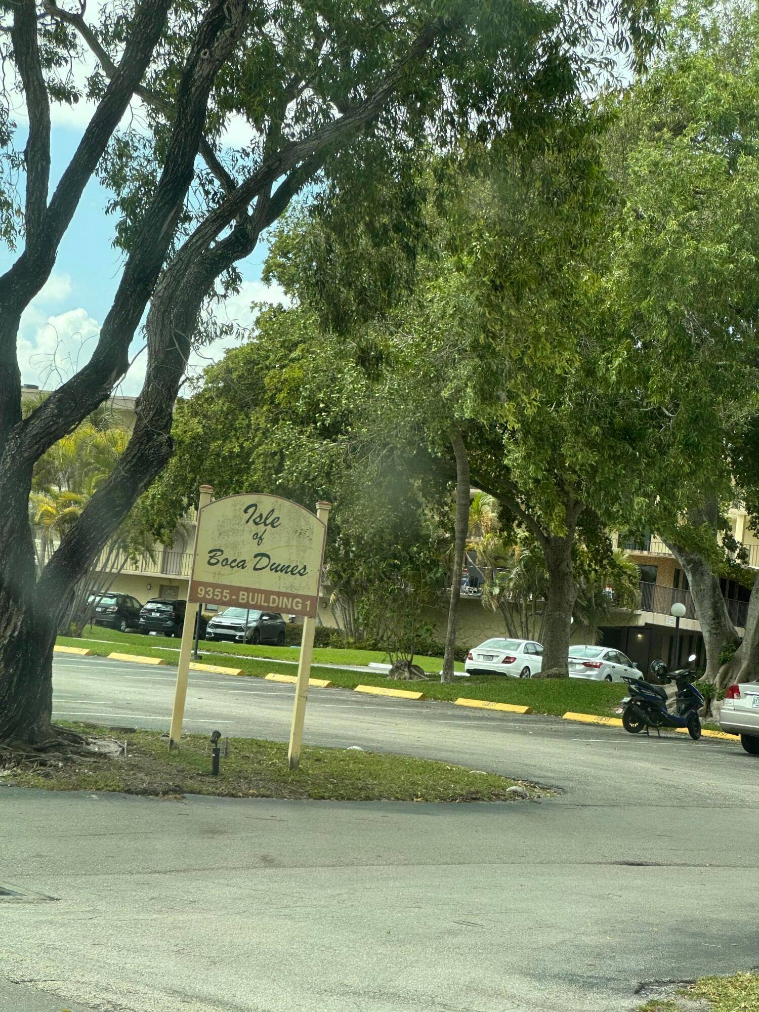 INCREDIBLE OPPORTUNITY FOR INVESTMENT OR RESIDENCE IN BOCA RATON.