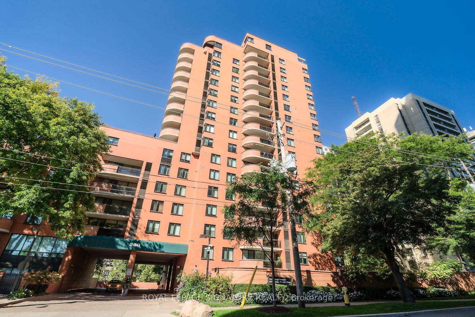 Welcome to prestigious Forest Hill living at 260 Heath !