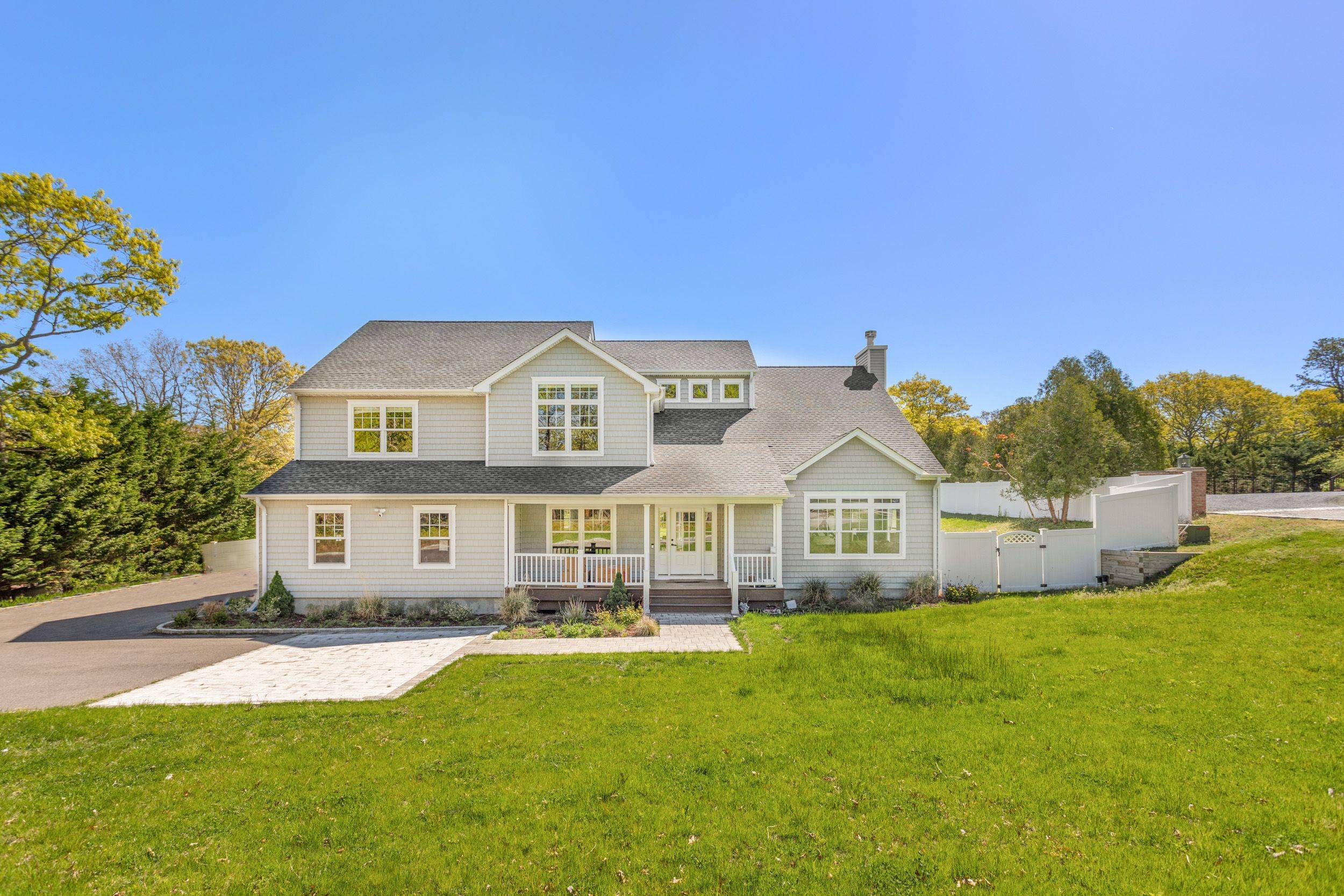 Amazing 7 Bedroom Home in Hampton Bays!