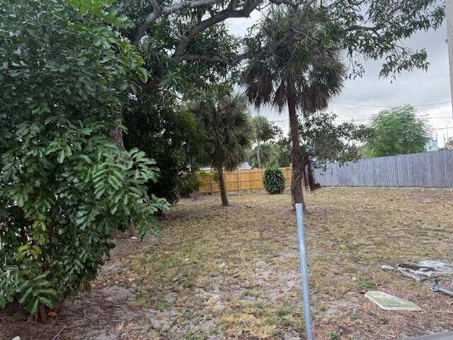 Make this house your own style, ready for investors.