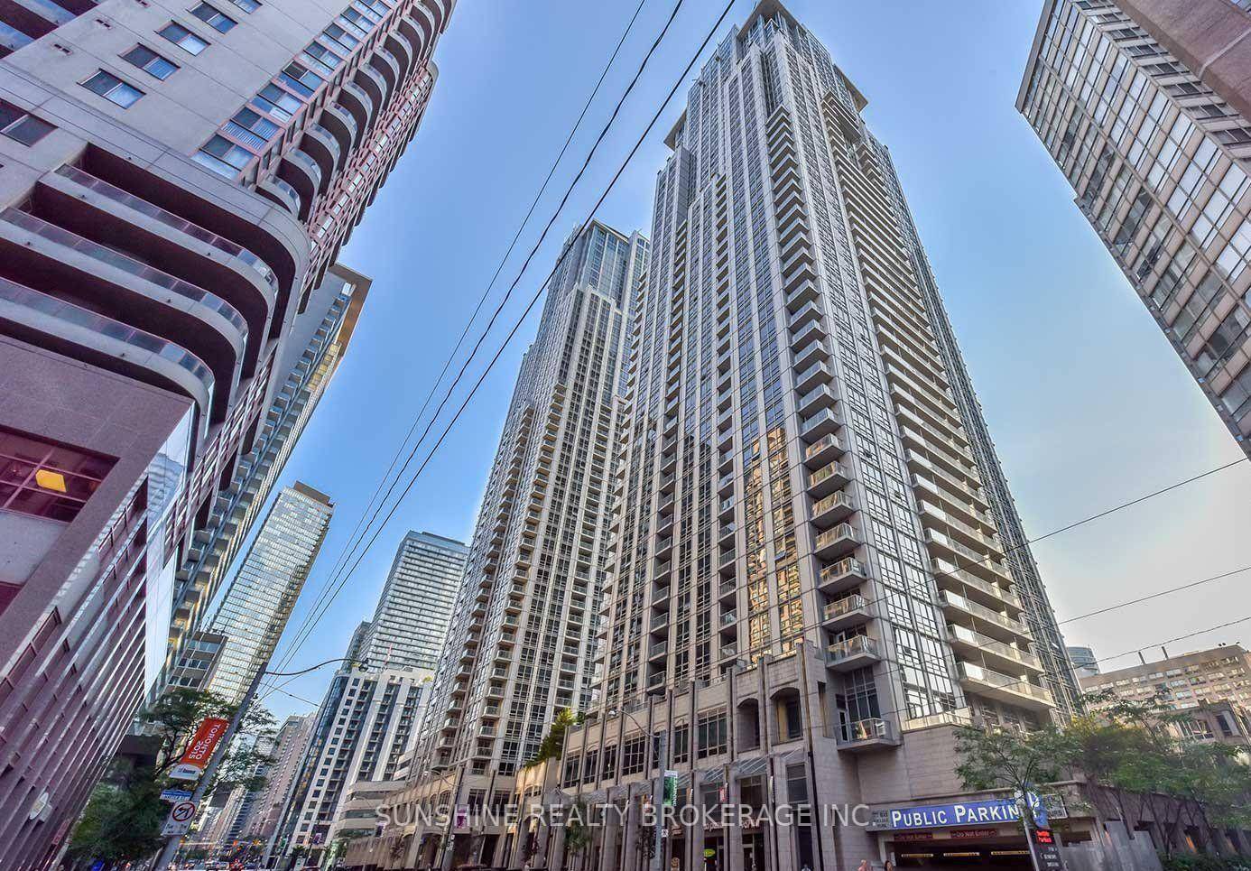 Stunning Upgraded South West Corner Unit with Iconic City amp ; Lake Views in Prestigious College Park II.